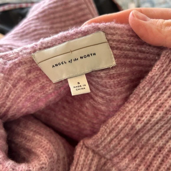 Angel Of The North Mauve Twist-Back V-Neck Sweater - Picture 8 of 8